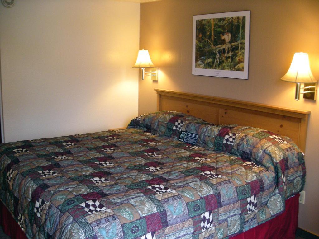 Falls Motel Thompson Falls Εξωτερικό φωτογραφία