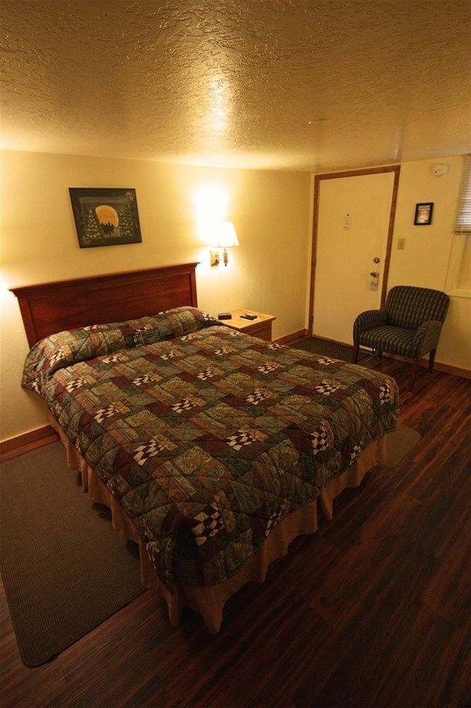 Falls Motel Thompson Falls Εξωτερικό φωτογραφία