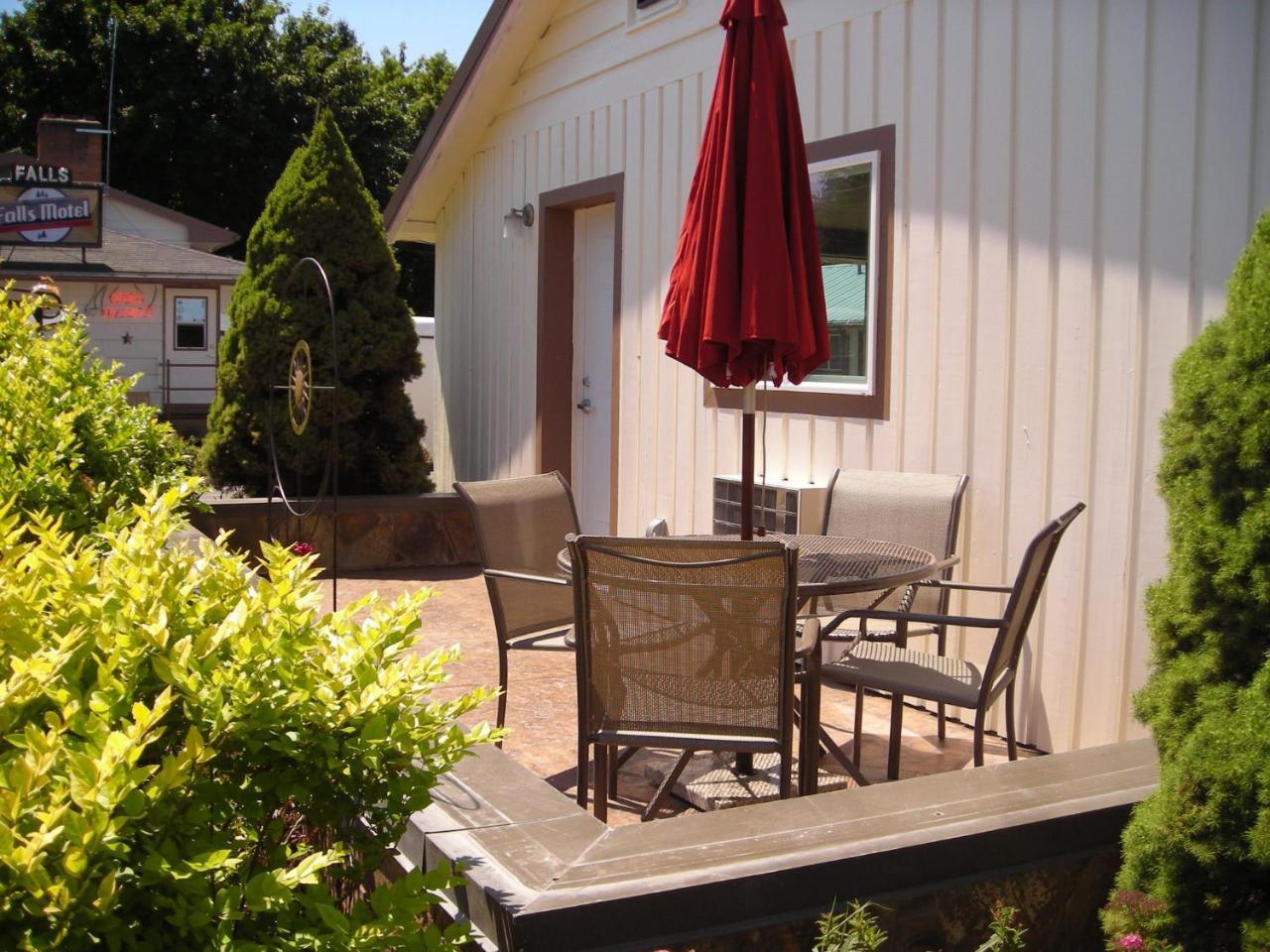 Falls Motel Thompson Falls Εξωτερικό φωτογραφία